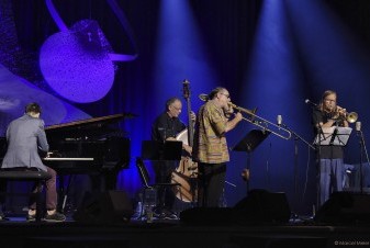 Bild 260320-peter-scharli-trio-feat.-glenn-ferris-1.jpg